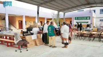 جهود إغاثية سعودية.. سلمان للإغاثة يوزع مستلزمات تعليمية تقنية بلحج 2025